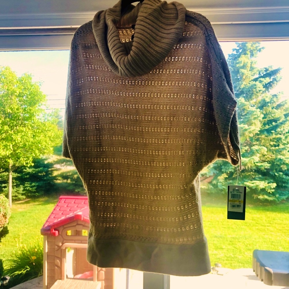 Women’s top medium sweater soft shirt blouse tan mock turtle neck fashion warm